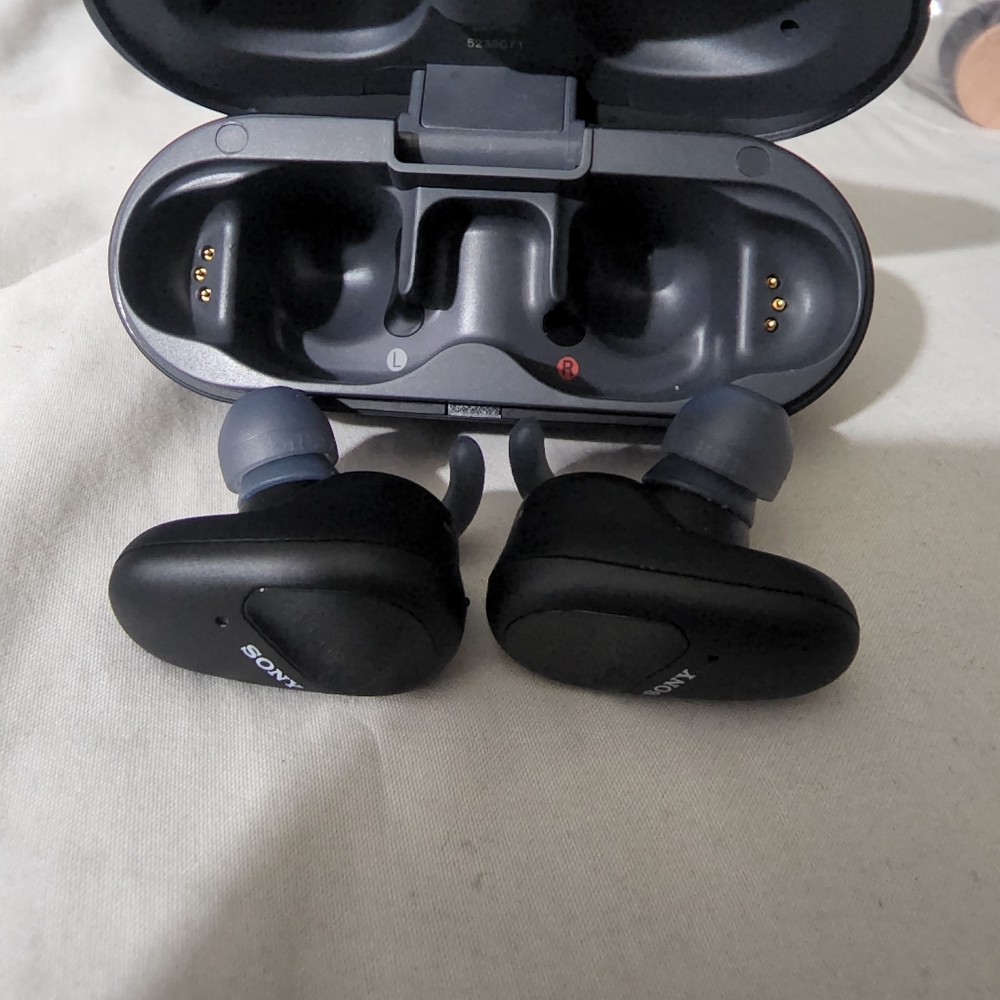 Sony - Picture 2 of 3